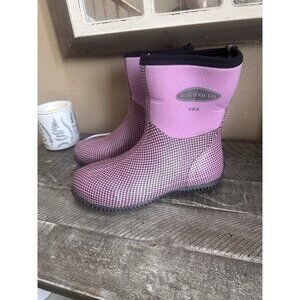 Muck Boot Company Scrub boots in a pink and black houndstooth Sz 9/9.5